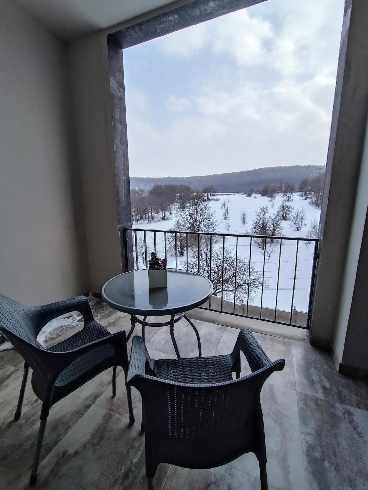 Sunny apartment in Kechi House, Tsaghkadzor Bagian luar foto